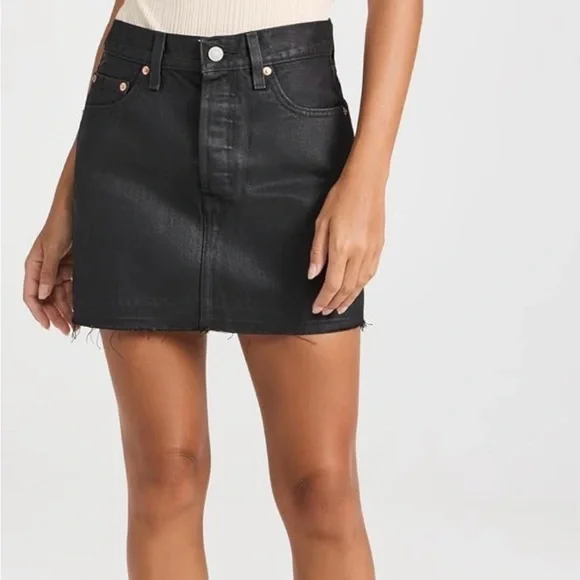 New Levi's Icon Black Leather look Mini Skirt size 25 - Picture 5 of 14